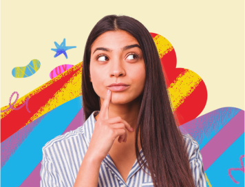 Joven latina pensando con el dedo en la boca